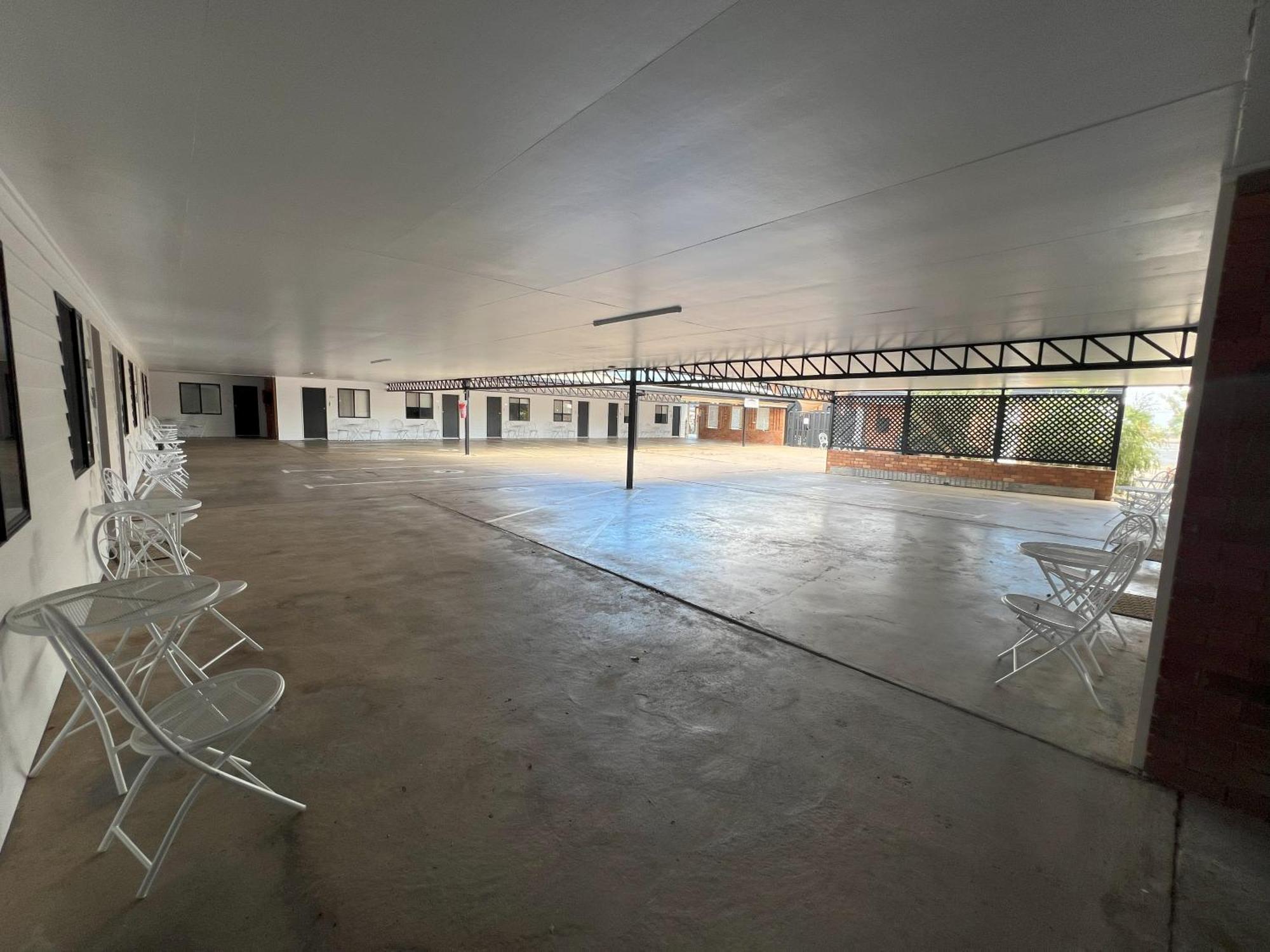 Abajaz Motel-Central-King Bed-Shaded Parking Лонгрич Экстерьер фото