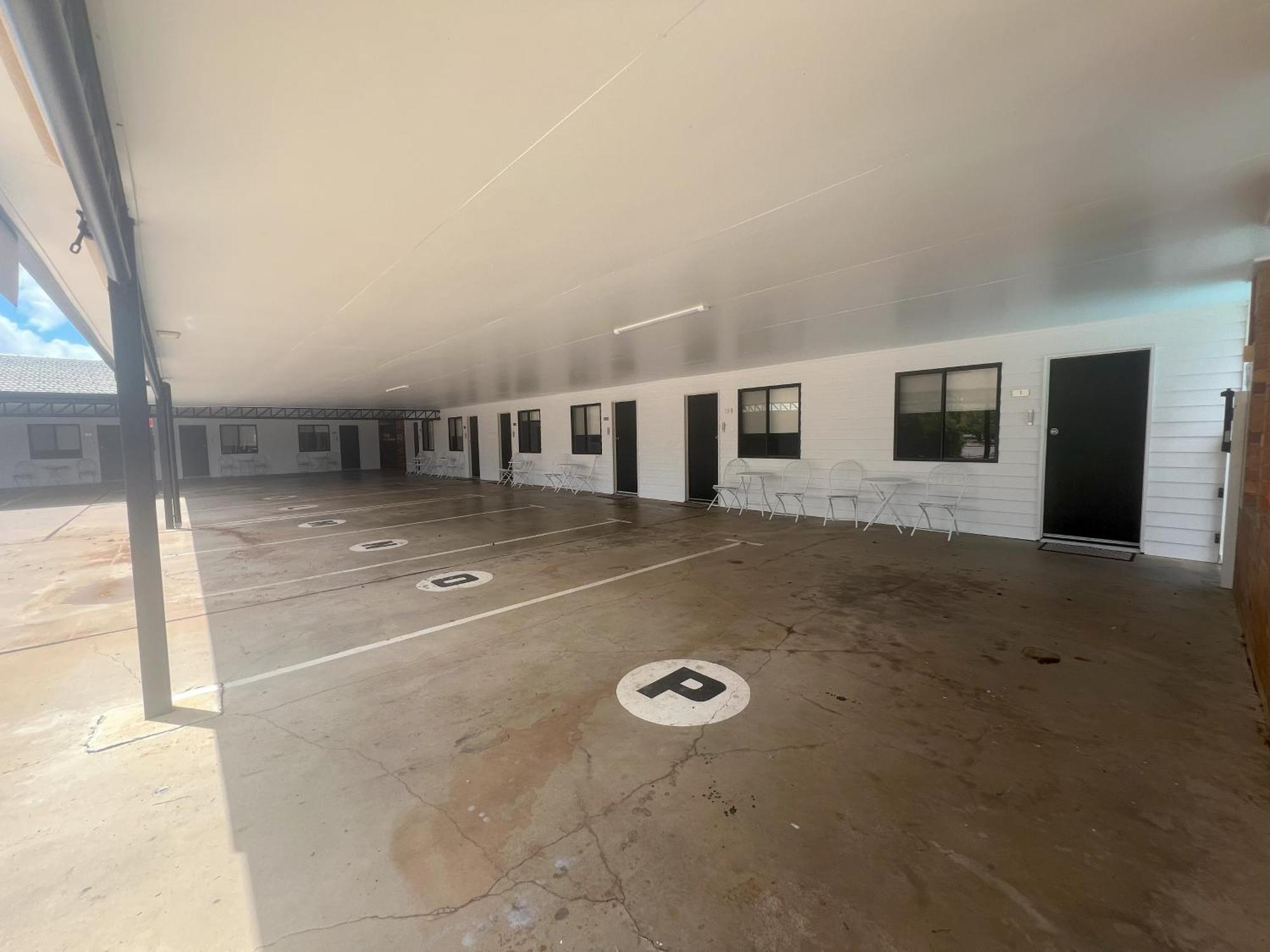 Abajaz Motel-Central-King Bed-Shaded Parking Лонгрич Экстерьер фото