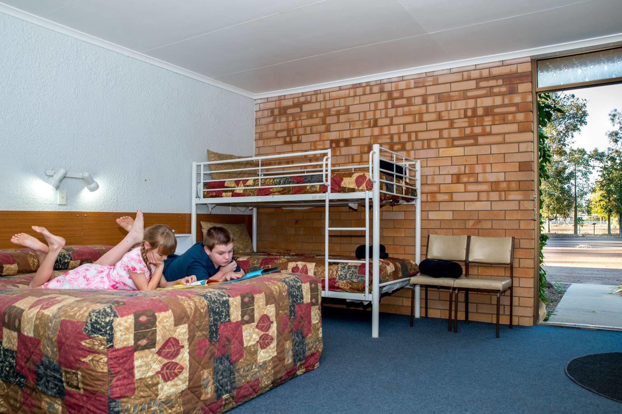 Abajaz Motel-Central-King Bed-Shaded Parking Лонгрич Экстерьер фото